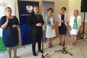 Pokaż zdjęcie: Briefing prasowy z udziałem Bartosza Marczuka Wiceministra Rodziny, Pracy i Polityki Społecznej