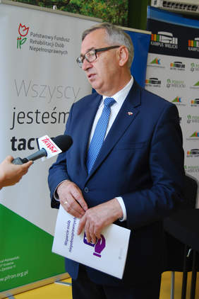 Pokaż zdjęcie: Stanisław Szwed - Wiceminister Rodziny, Pracy i Polityki Społecznej 