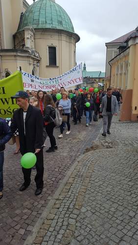 Przemarsz ulicami Przemyśla, obchody Dnia Godności Osób z Niepełnosprawnością Intelektualną