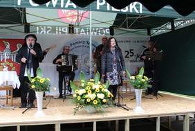Pokaż zdjęcie: Występ zespołu Shalom 