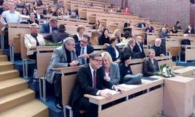 Pokaż zdjęcie: Uczestnicy konferencji na Wydziale Nauk Społecznych Uniwersytetu im. Adama Mickiewicza w Poznaniu