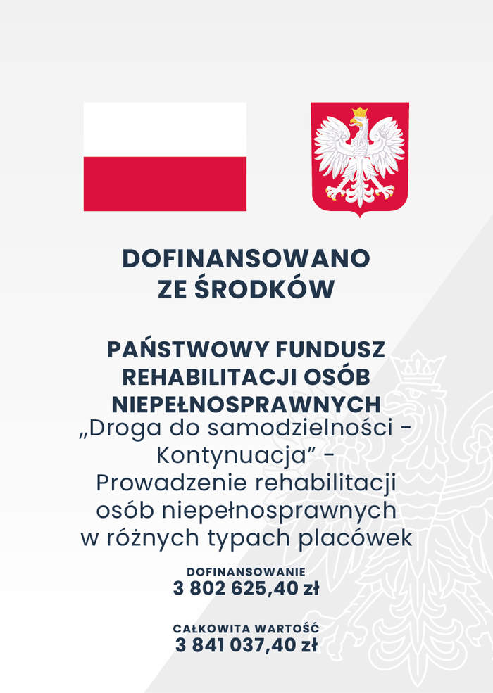 Pokaż zdjęcie: Tablica informacyjna z flagą i godłem Polski informująca o wysokości przekazanych środków przez PFRON