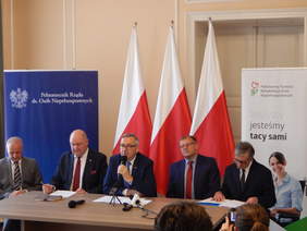 Pokaż zdjęcie: Briefing