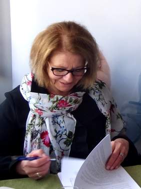 Aleksandra Gierej - Dyrektor Oddziału Kujawsko-Pomorskiego PFRON - podczas podpisywania porozumienia
