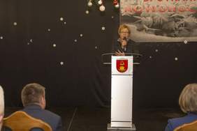 Pokaż zdjęcie: Marta Mordarska - dyrektor Małopolskiego Oddziału PFRON podczas spotkania noworocznego Gminy Korzenna (fot. Gmina Korzenna)