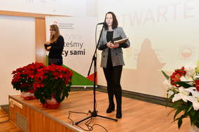Pokaż zdjęcie: Laureatka na scenie