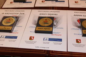 Pokaż zdjęcie: Medal Przyjazny urzędnik